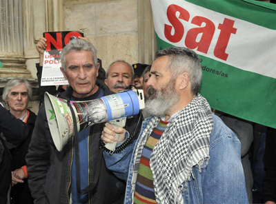 El parlamentario andaluz de IU Juan Manuel Snchez Gordillo, junto al secretario general del Sindicato Andaluz de Trabajadores (SAT), Diego Caamero.