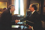 Nestor Kirchner y Antonio Brufau, presidente de Repsol-YPF