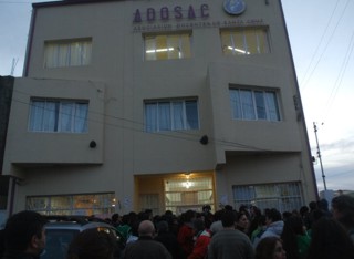 Patota oficialista tomó la sede de ADOSAC