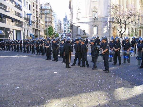 Policia en Diagonal ...