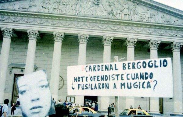 Bergoglio y Mugica...