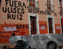Barricada en Oaxaca - www.anarkismo.net