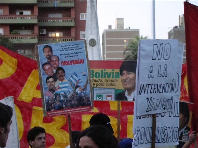 Apoyo a Bolivia y po...