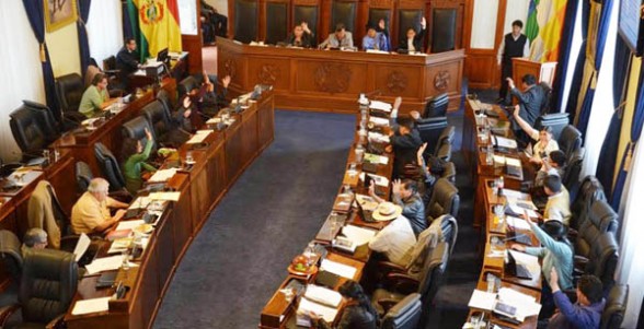 Bolivia: Senado apru...