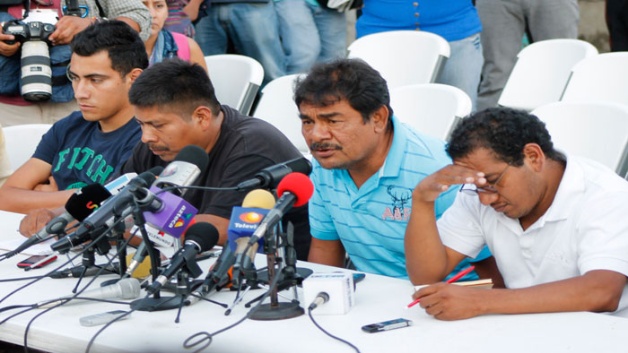 Padres de Ayotzinapa...