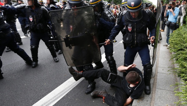 Francia: 40 detenido...