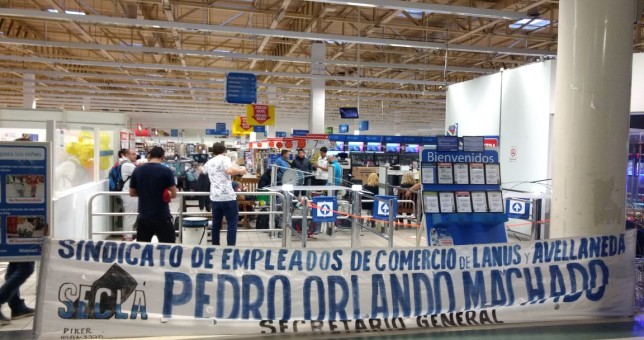 Despidos y flexibilización laboral en Walmart