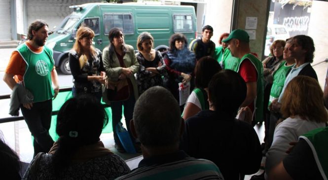 Canas verdes: militarizaron la puerta de PAMI ante reclamo de reincorporación
