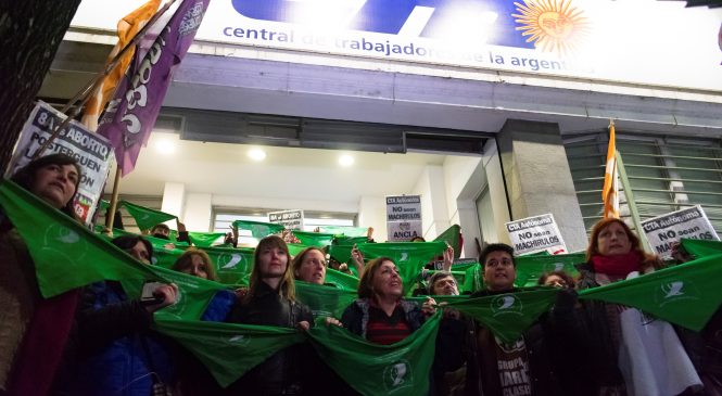 [Fotogalería] Pañuelazo a la CTA-A por un paro el 8A y la prórroga de la elección