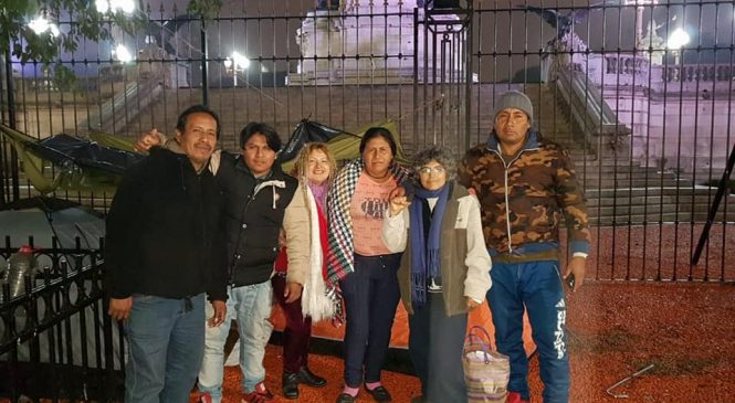 Pese a la lluvia, seguimos firme en el acampe frente al Congreso Nacional