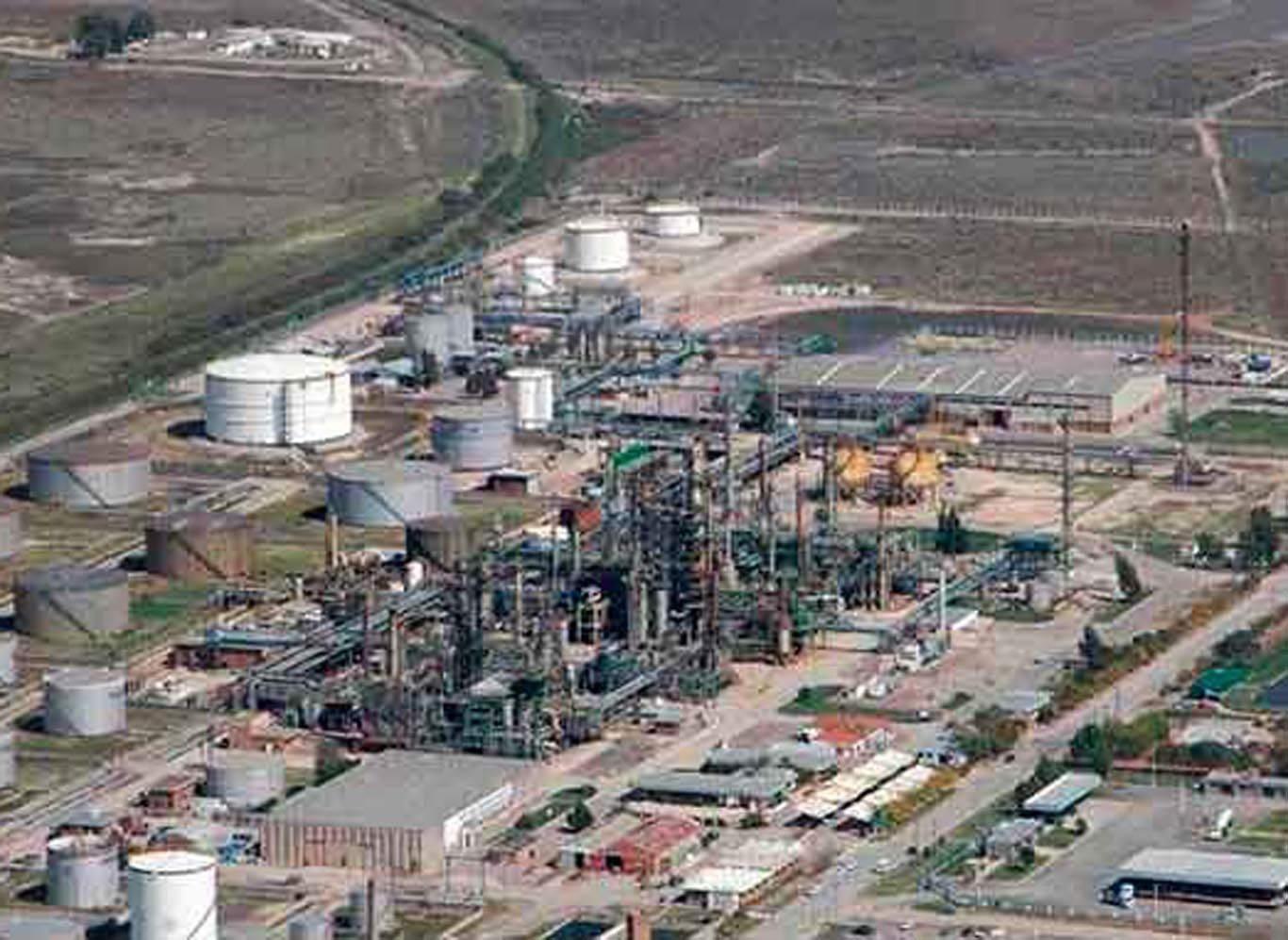 Bahía Blanca: Ratifican 120 despidos en la refinería Loma Paraguaya