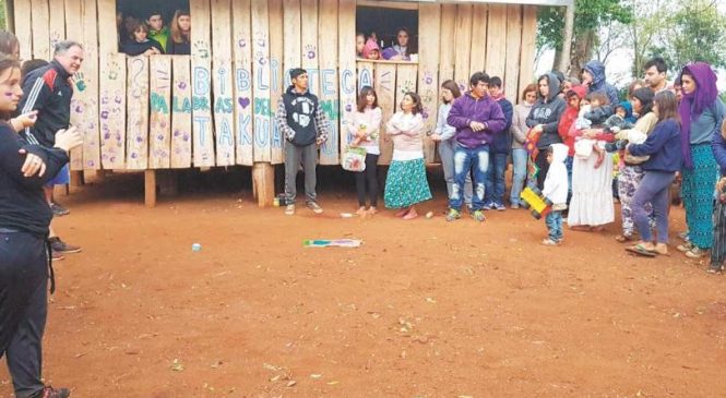 Misiones: la aldea Takuá Poty abrió su biblioteca