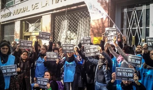 Triunfo de la lucha: La Justicia revocó los 357 despidos en la Agencia Télam