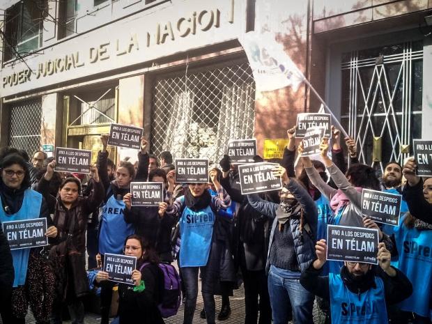 Triunfo de la lucha: La Justicia revocó los 357 despidos en la Agencia Télam