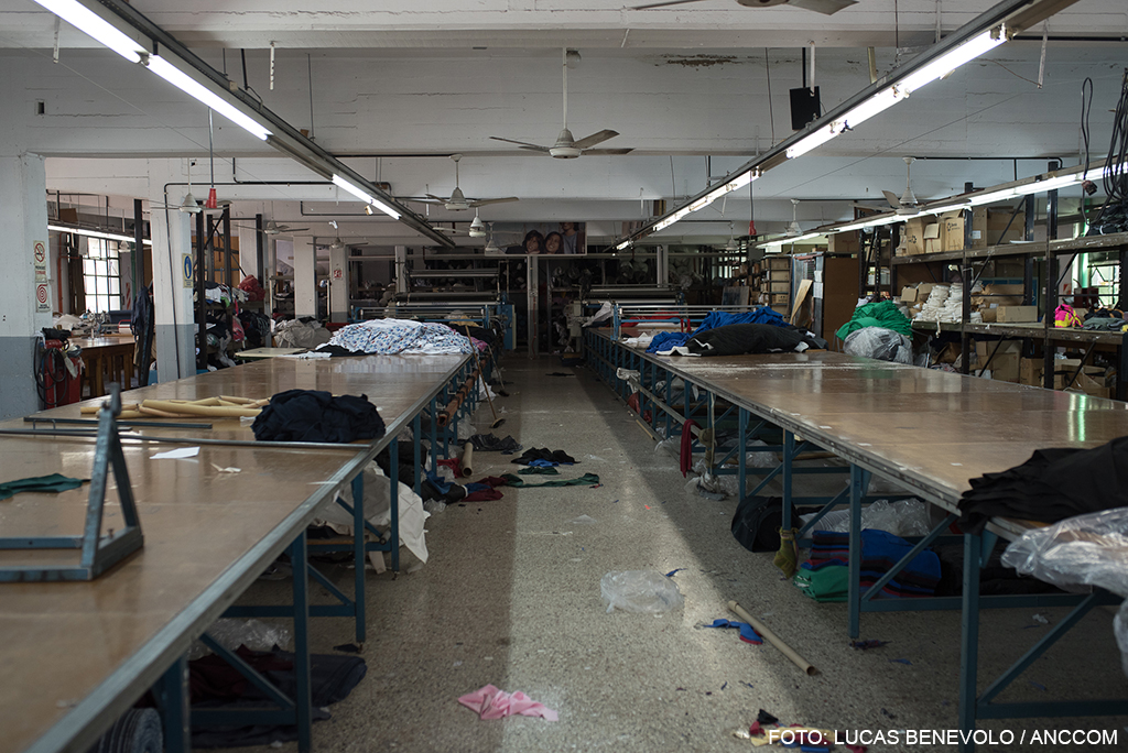 Una empresa textil recuperada, contra las cuerdas