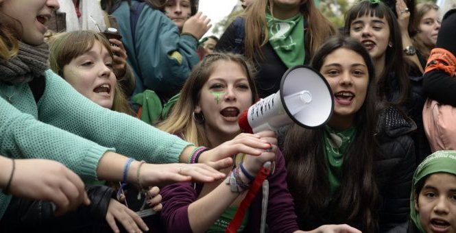 El Senado votó aborto clandestino