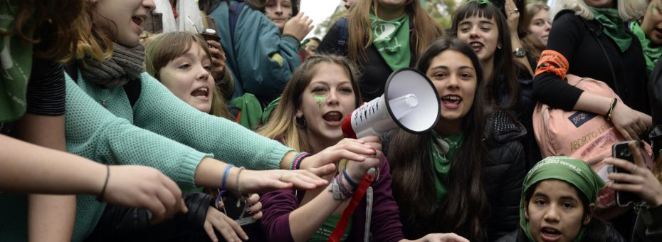 El Senado votó aborto clandestino