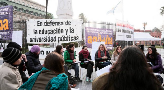Las siete medidas del gobierno para vaciar la universidad pública
