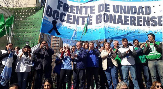 Tras la amenaza de paro, Vidal llamó a los docentes a una nueva reunión paritaria