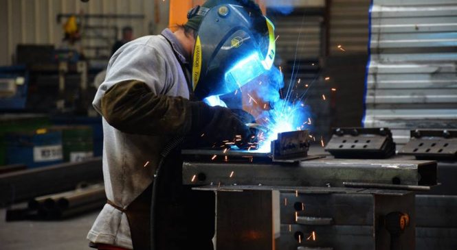 La industria se derrumbó 8,1% en junio