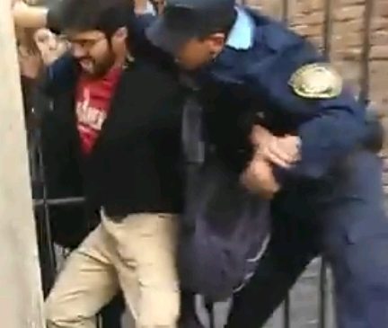 Córdoba: así reprimió a una asamblea la policía en la Facultad de Derecho