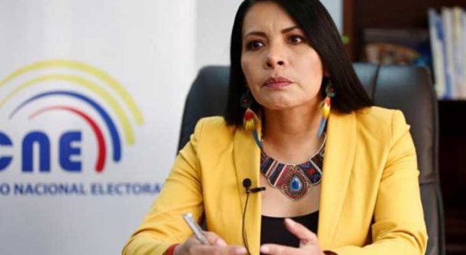 Indígena ecuatoriana ocupa por primera vez cargo en Consejo Electoral