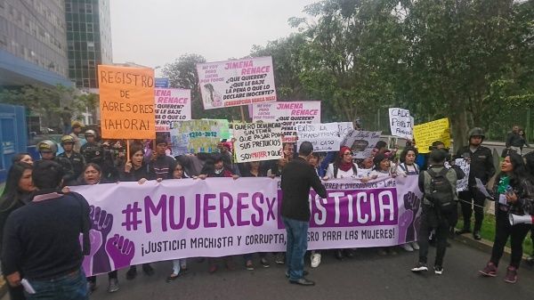 Perú marcha contra violencia machista y corrupción judicial