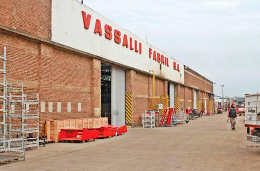 Firmat: Denuncian penalmente a Vassalli por deudas y vaciamiento