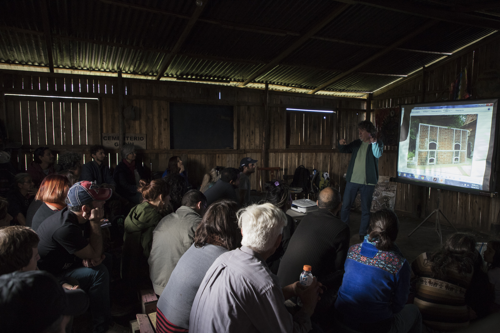 Valko: “Quieren convertir un espacio pluricultural en un desierto”