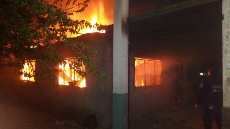 Un nuevo incendio en una escuela en Moreno