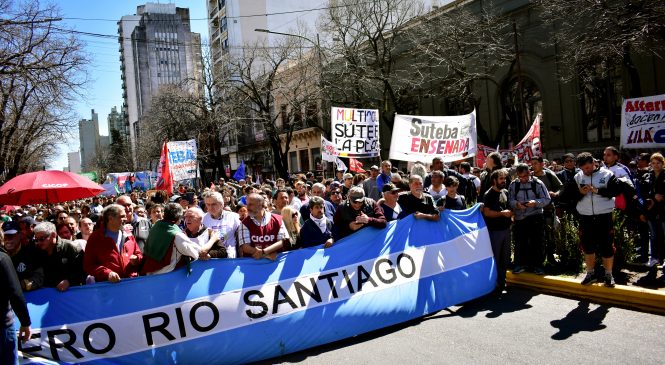 Estatales se movilizaron en La Plata