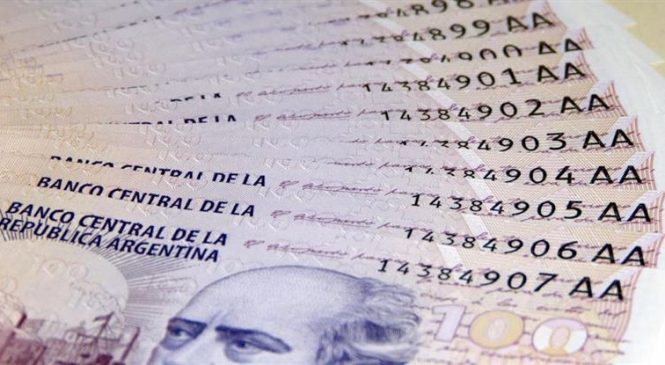 Informe advierte que el salario real registrado caerá casi 6% en 2018