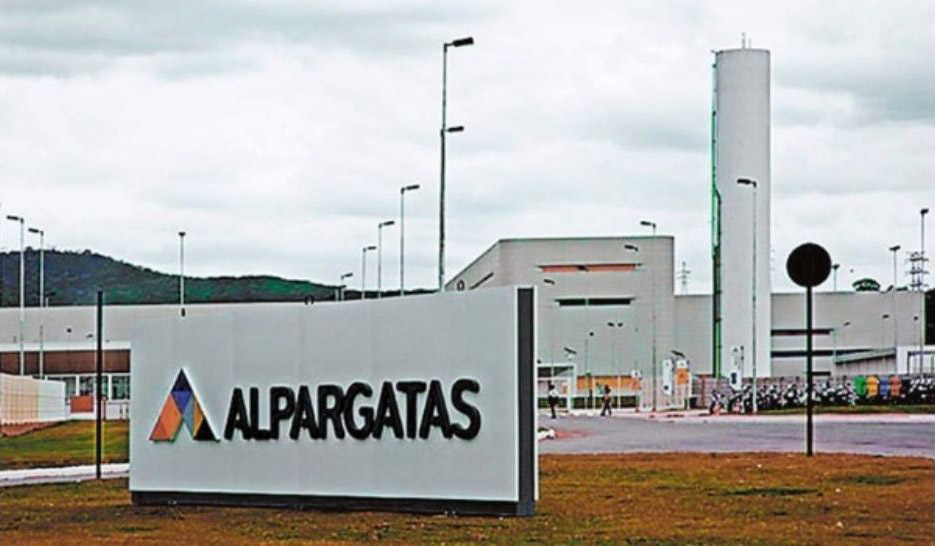 La textil Alpargatas despide a 500 trabajadores de su fábrica de Tucumán