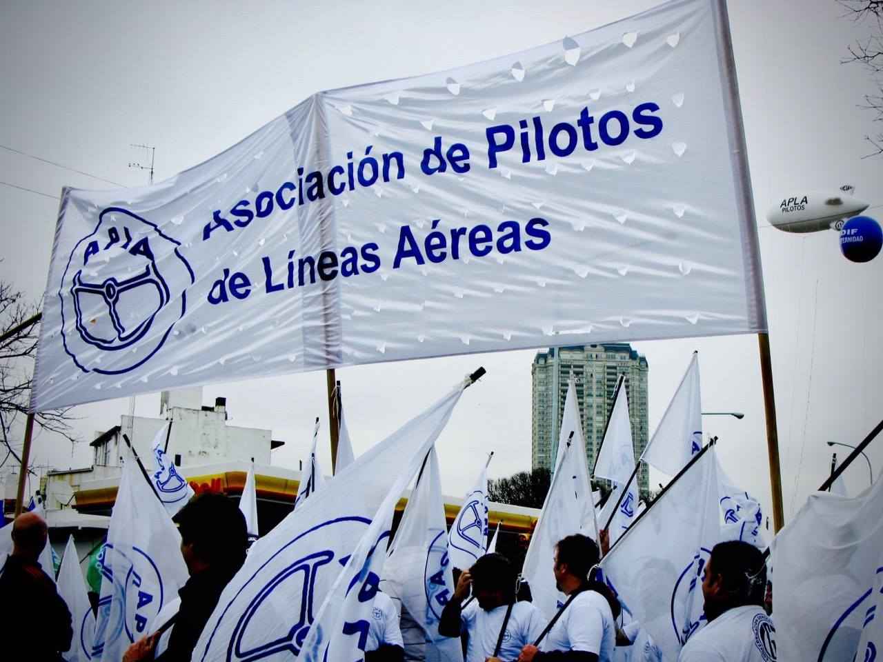 Gremios aeronáuticos se reunieron con Sica previo a un conflicto en Aerolíneas