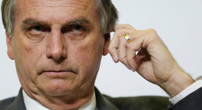 Bolsonaro lanza una ofensiva sobre movimientos sociales y docentes en Brasil