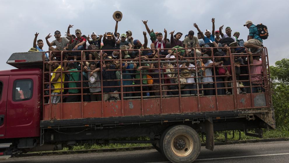Desaparecen en México dos camiones llenos de migrantes de la caravana
