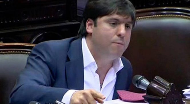 Bossio y Cambiemos buscan desregular la venta de papel para beneficiar a Clarín y La Nación