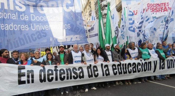Conadu Histórica moviliza en rechazo al presupuesto de Macri y el FMI y por la reapertura de la paritaria