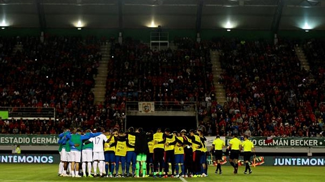 Jugadores de la selección chilena hicieron minuto de silencio en memoria de Camilo Catrillanca