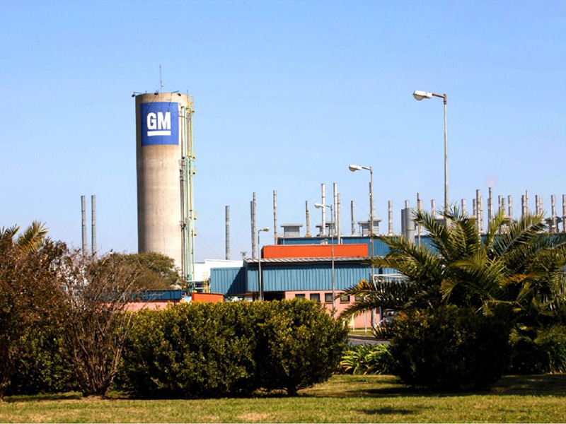 ¿Y las inversiones? General Motors forzó 150 despidos en Rosario