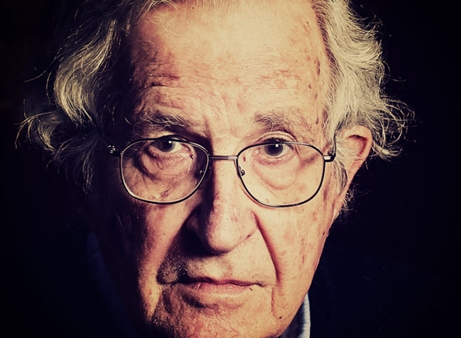 Entrevista a Noam Chomsky: Destruyendo la democracia