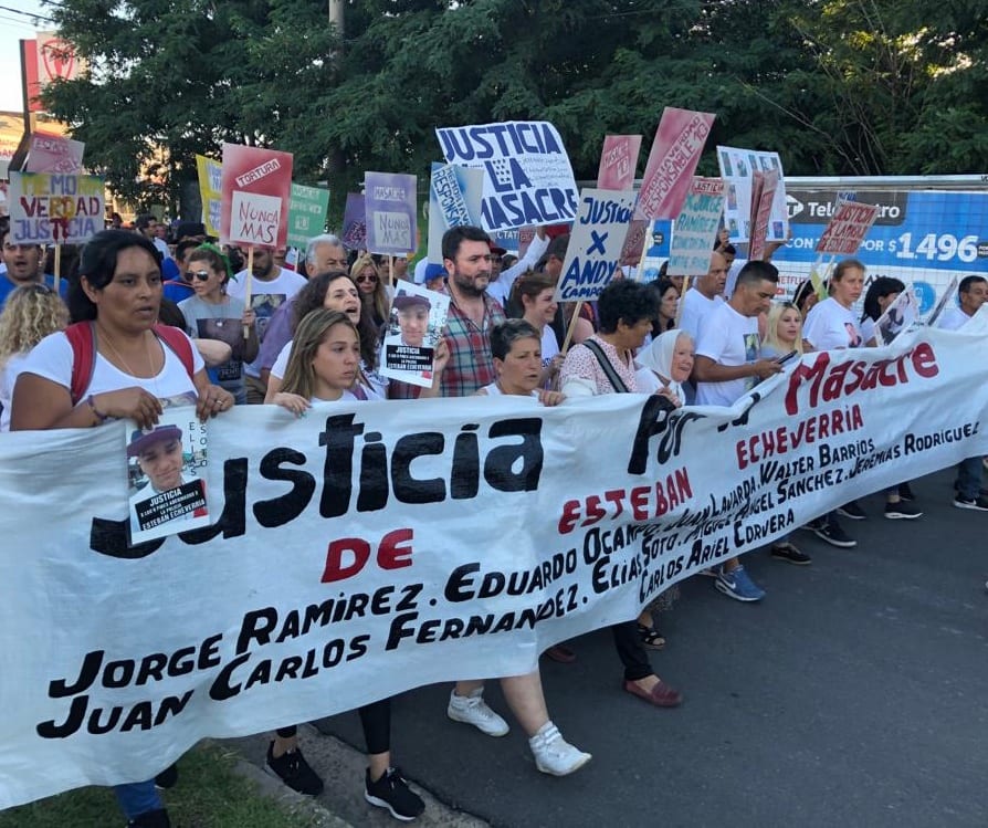 A un mes de la Masacre de Esteban Echeverría, una multitud acompañó el reclamo de justicia de los familiares