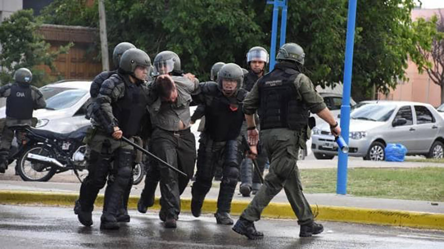 Feroz represión de Gendarmería a estudiantes y trabajadores en la Universidad de Río Negro
