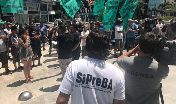 La Nación: trabajadores de prensa rechazan el cierre de la planta de impresión