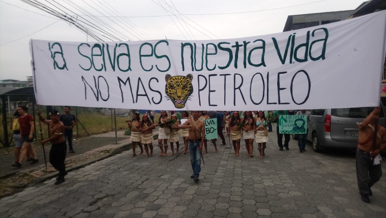 Ecuador: gran marcha del Pueblo Waorani de Pastaza contra la explotación petrolera