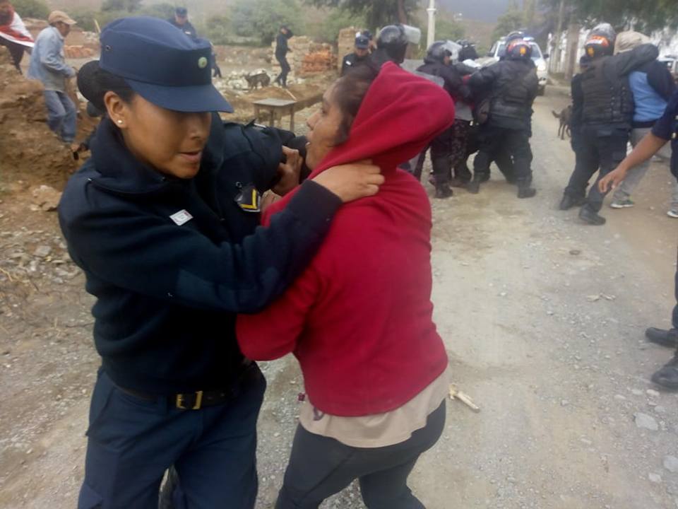 Violenta represión de la policía de Urtubey a la comunidad diaguita en Salta