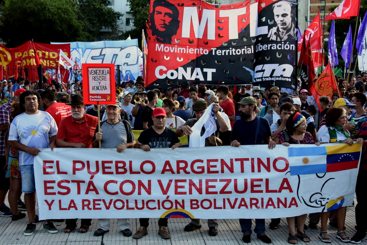 Repudiaron frente a la embajada de EE.UU la injerencia en Venezuela