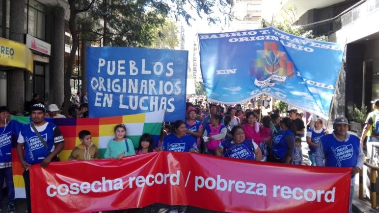 Rosario: originarios y organizaciones sociales marcharon por la pobreza en plena cosecha récord