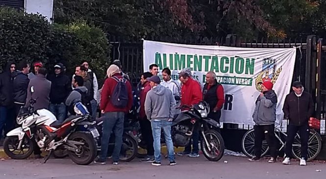 Lockout patronal en La Salteña: 180 empleos en vilo y amenaza de desalojo