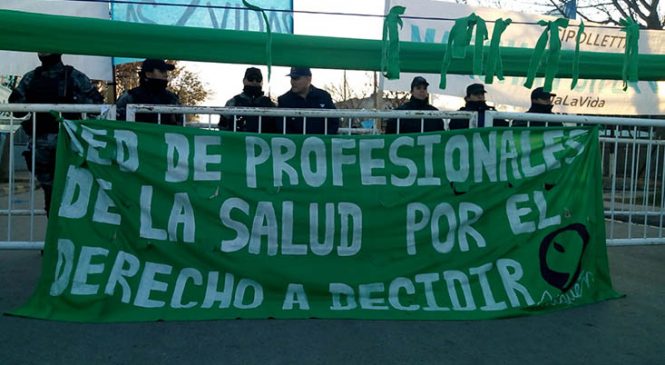 Condenaron al ginecólogo Leandro Rodríguez Lastra por obstruir un aborto legal
